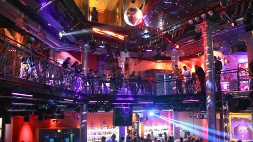 La discoteca va ser reformada l&#039;any 1975 per l&#039;arquitecte banyolí Lluís Güell.