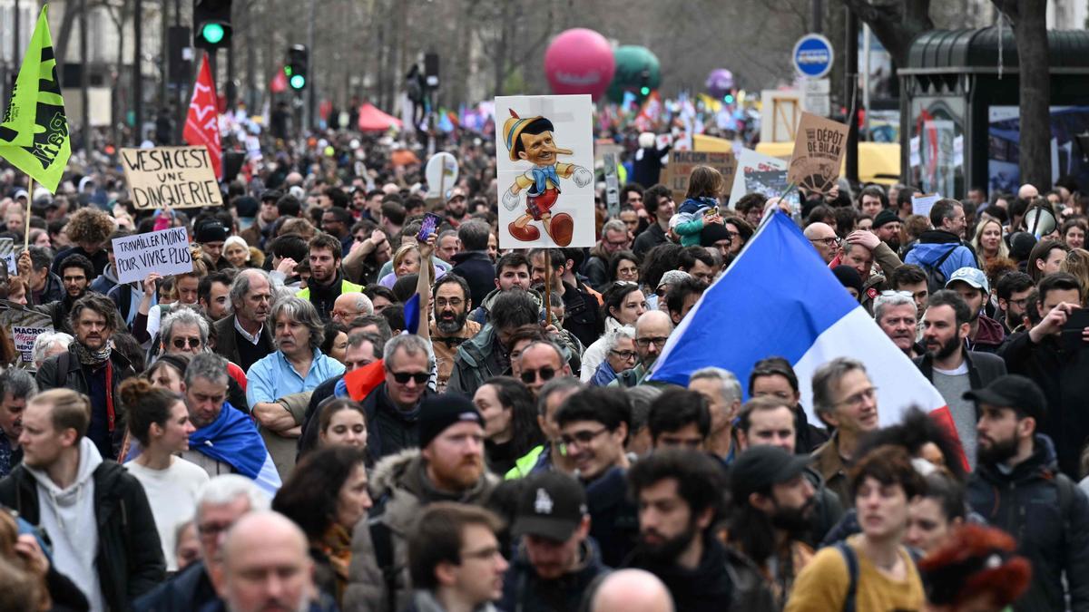 Paros y protestas en Francia por la reforma de las pensiones de Macron