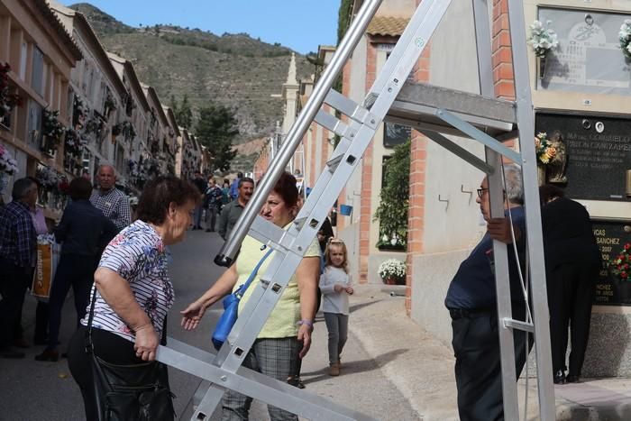 Día de Todos los Santos en el cementerio de Lorca