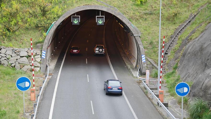 Los 6 consejos de la DGT para que conducir en un túnel sea seguro