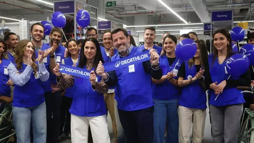 Así ha sido la inauguración de Decathlon en el Centro Comercial Arena