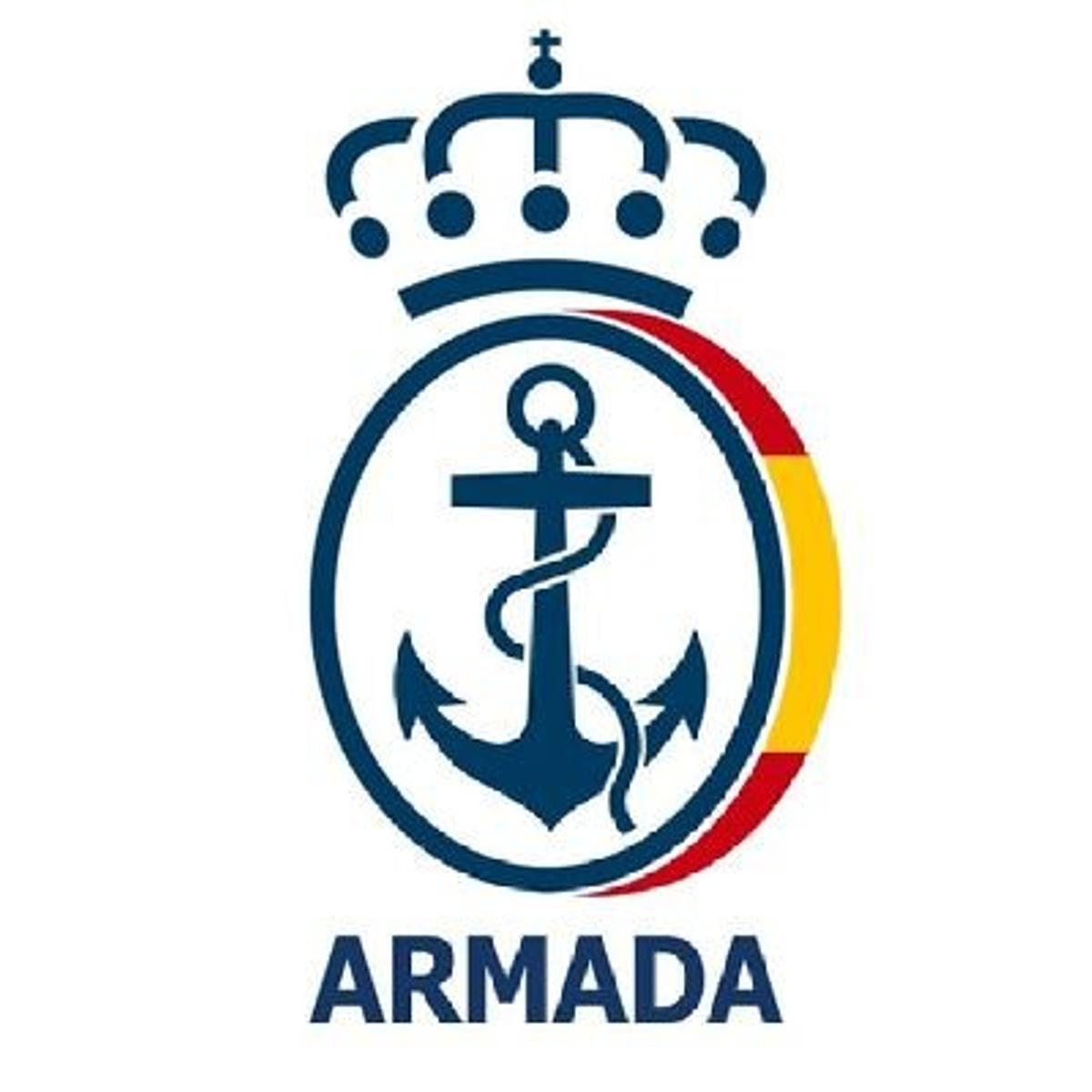 El nuevo velero lucirá el escudo de la Armada a gran tamaño en los dos costados sobre una banda azul.