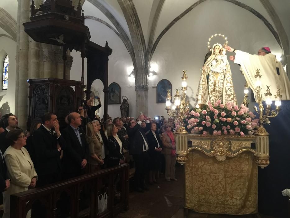 Llanes se llena para coronar a la Virgen de Guía