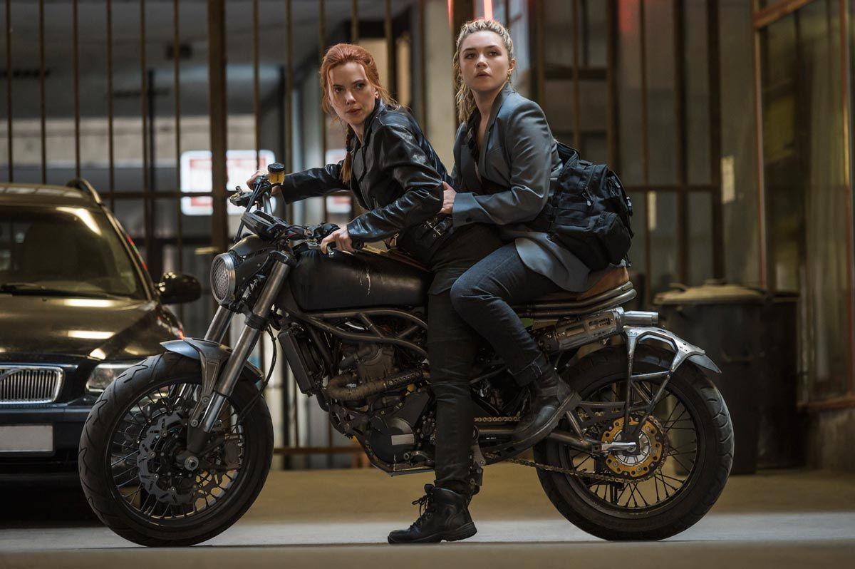 Scarlett Johansson y Florence Pugh en 'Viuda negra'