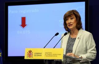 El Gobierno insta al Banco de España a "reconocer su error" por sus "malos augurios" sobre el salario mínimo