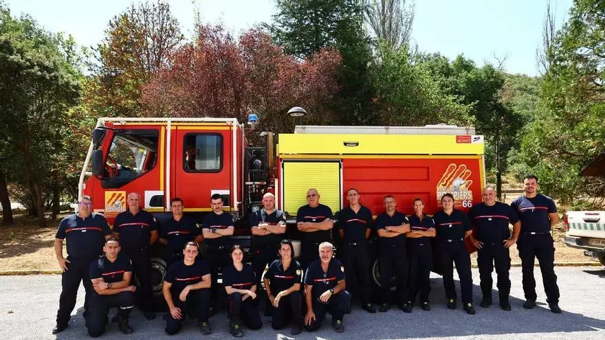 Vídeo | Bomberos franceses trabajan en las labores de extinción del incendio de Las Peñas de Riglos (Huesca)
