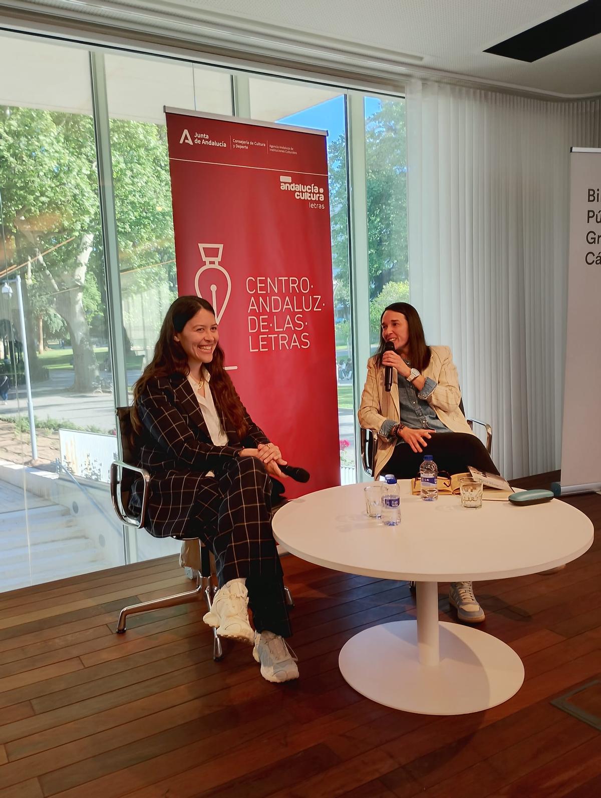 Sara Torres y Ana Padilla, durante la conversación-