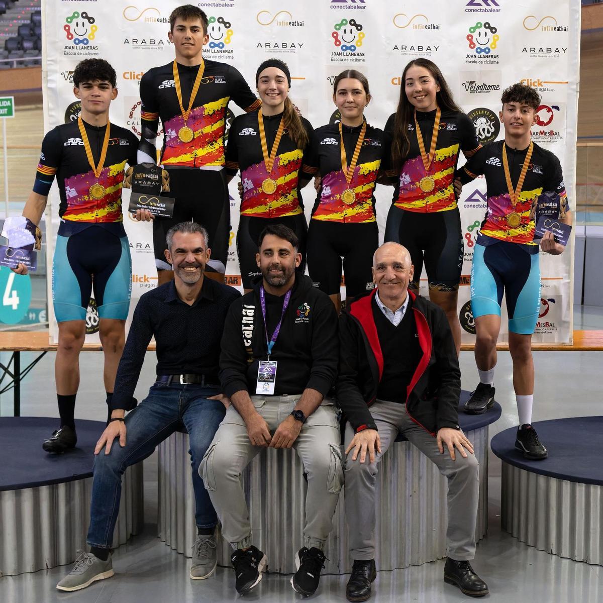 Podio con los seis campeones individuales del Autonómico de Omnium