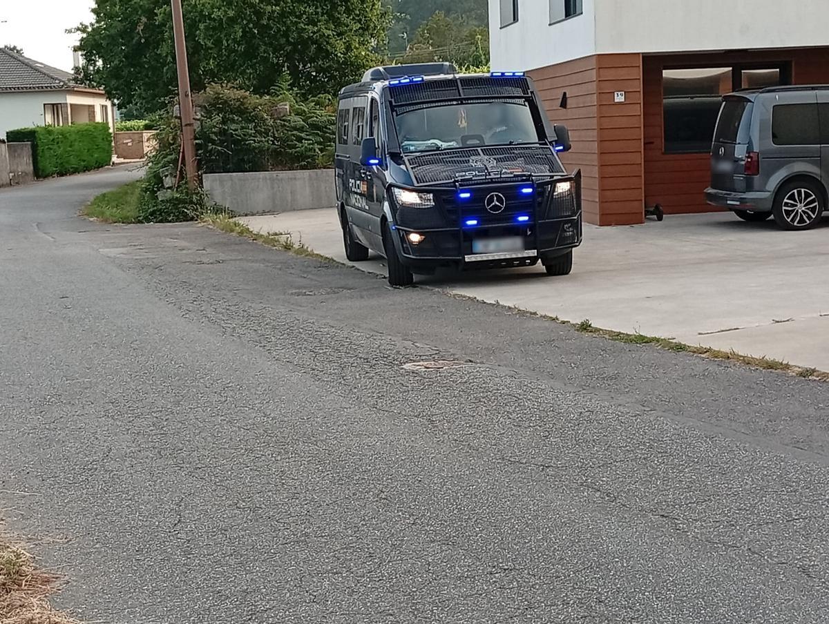 Registro en Ribadumia dentro de un nuevo operativo contra el narcotráfico en Arousa. Registro en Ribadumia dentro de un nuevo operativo contra el narcotráfico en Arousa.