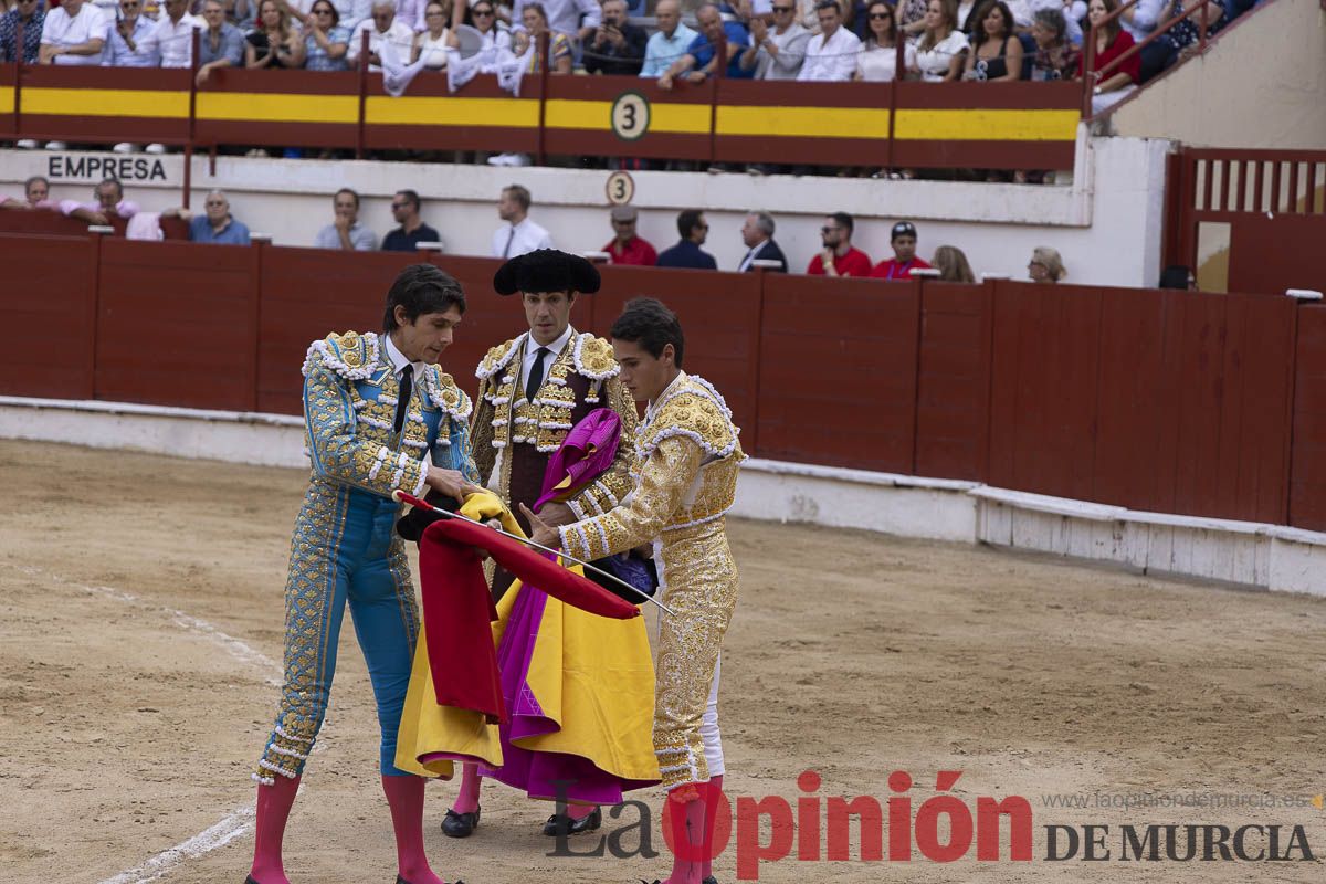 Tarde histórica en Abarán con la alternativa de José María Trigueros y el indulto de Tomás Rufo, junto a Castella salieron a hombros