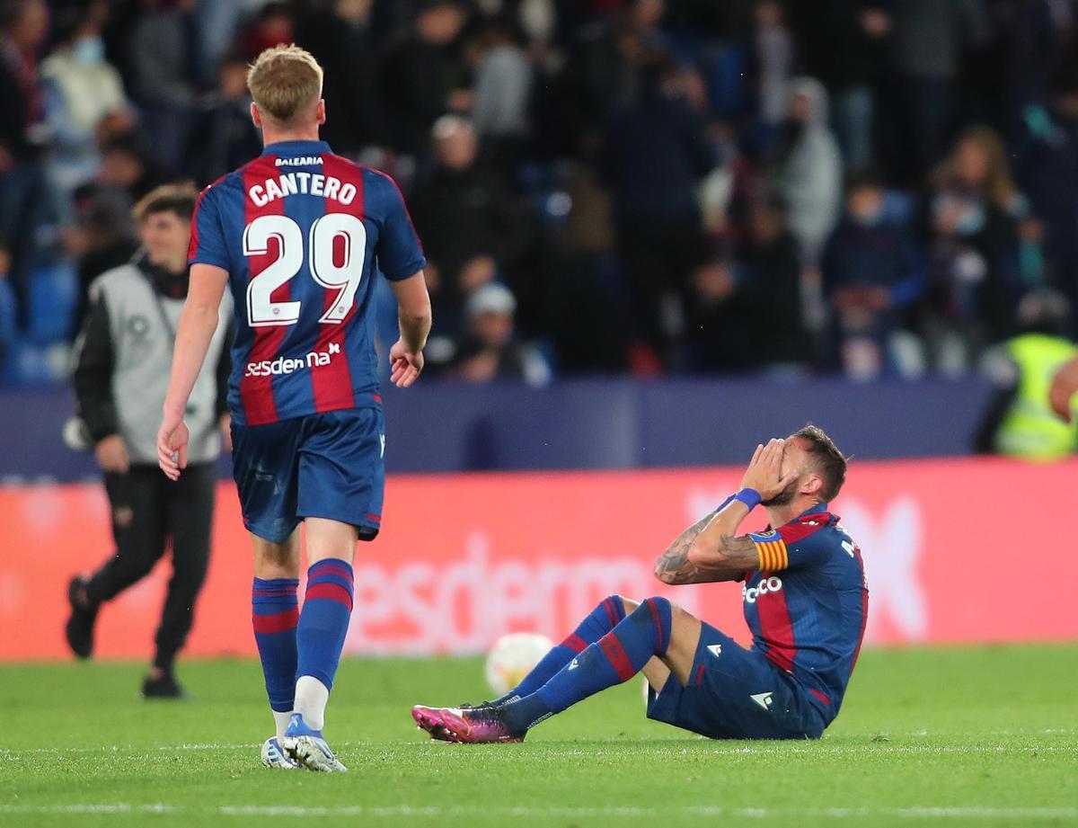 Las imágenes del partido entre el Levante UD y el Sevilla Las imágenes del partido entre el Levante UD y el Sevilla