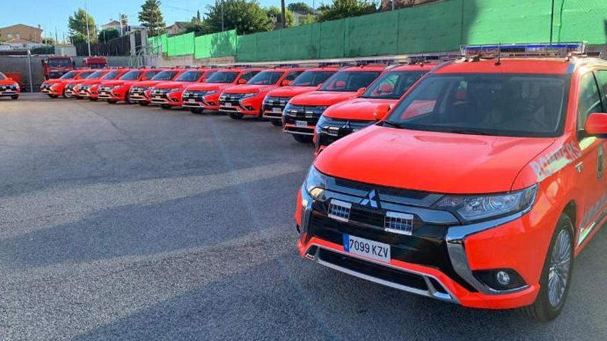 Los catorce Mitsubishi Outlander PHEV del Consorcio Provincial de Bomberos de València.