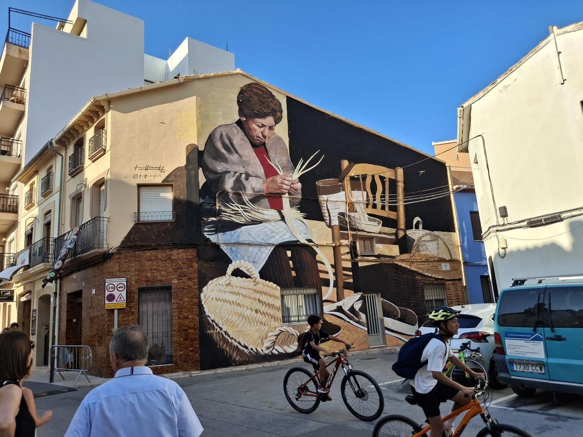 "Art al Vent" en Gata: arte ondulante y un mural deslumbrante (imágenes) "Art al Vent" en Gata: arte ondulante y un mural deslumbrante (imágenes)