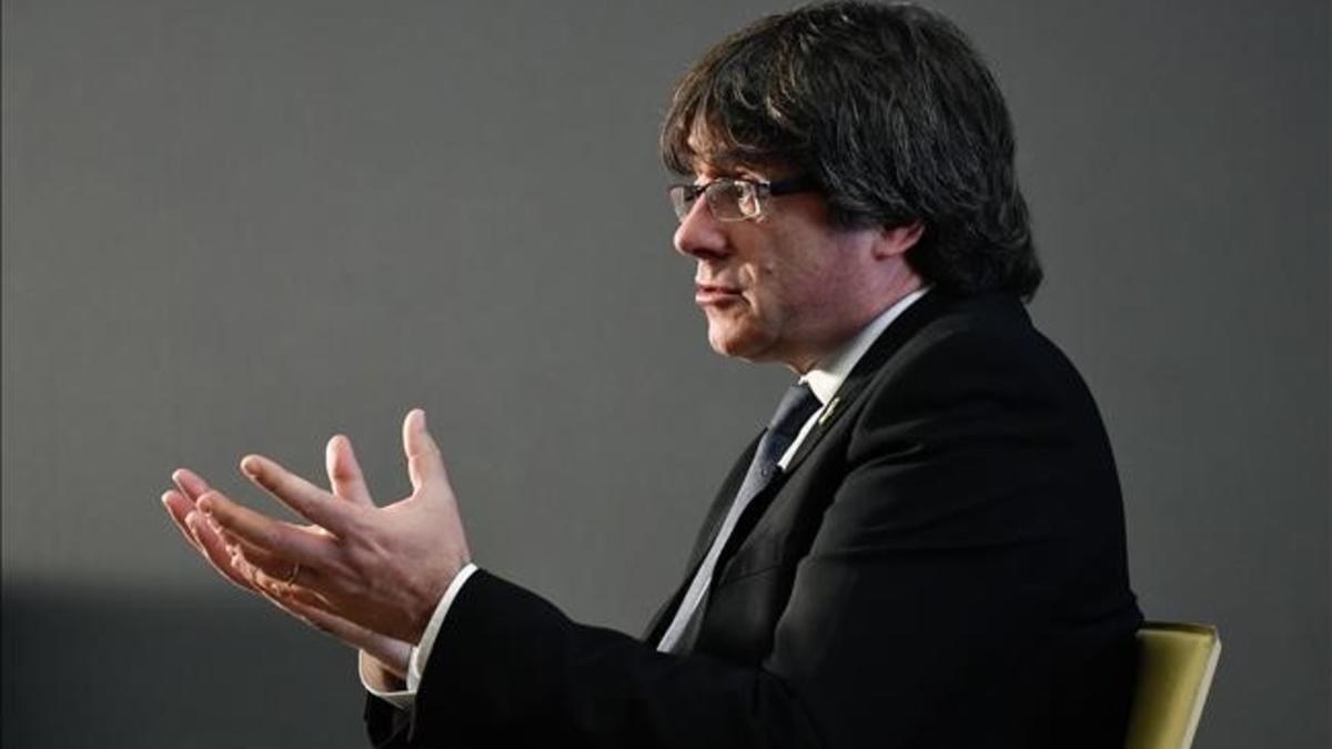 jregue45190229 former catalan president carles puigdemont gestures during a180925163015