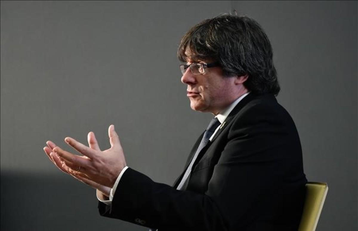 jregue45190229 former catalan president carles puigdemont gestures during a180925163015