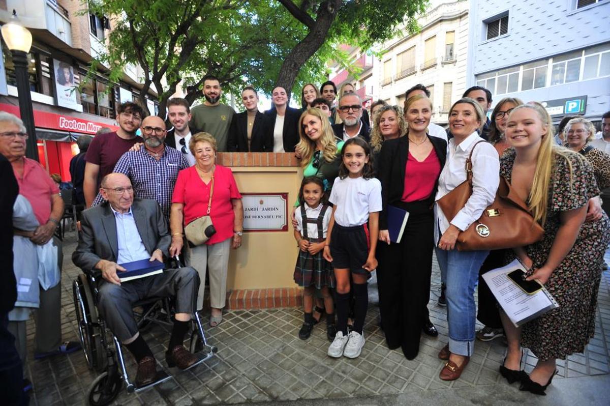 La familia del homenajeado, José Bernabeu Pic