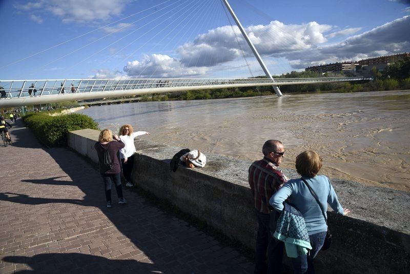 La crecida del Ebro se acerca a Zaragoza