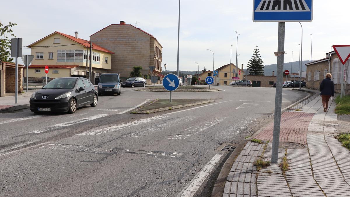 Paso de peatones a la altura del centro de salud de Catoira, donde se  produjo el atropello.