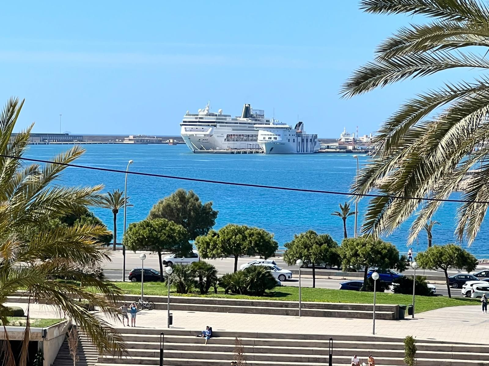 Las fotos del desembarco de cruceristas que han saturado el centro de Palma