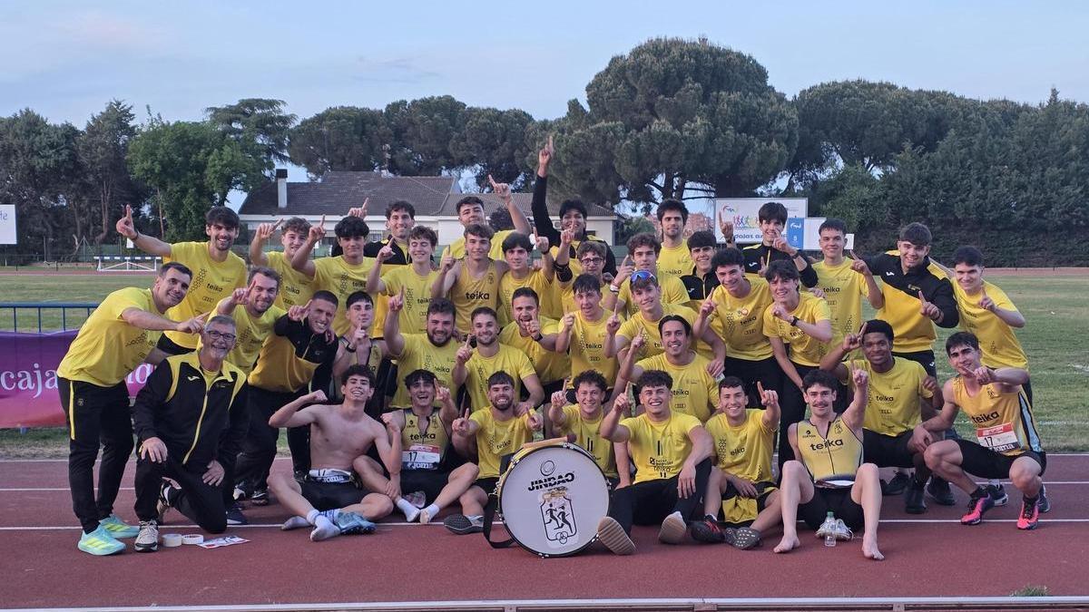 Los chicos tras la primera jornada del campeonato en Badajoz.