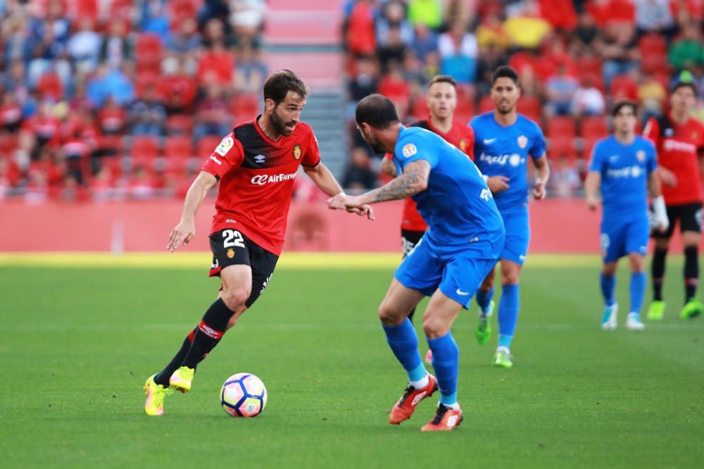 Real Mallorca kämpft weiter verbissen gegen den Abstieg. Der Zweitligist hat am Samstag (20.5.) im Stadion von Son Moix gegen Almería drei wichtige Punkte geholt.