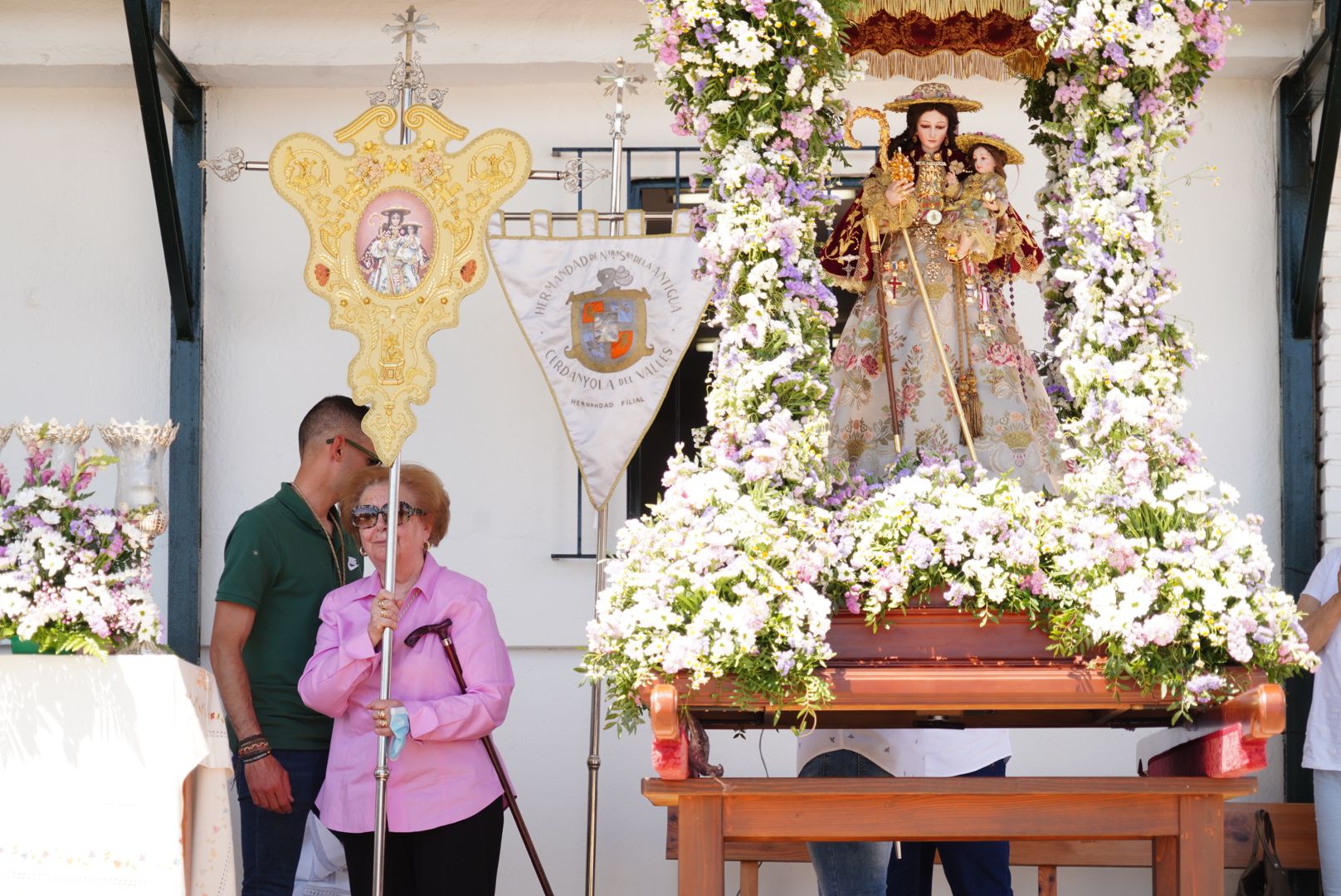 La Virgen de la Antigua regresa a Hinojosa del Duque rodeada de romeros