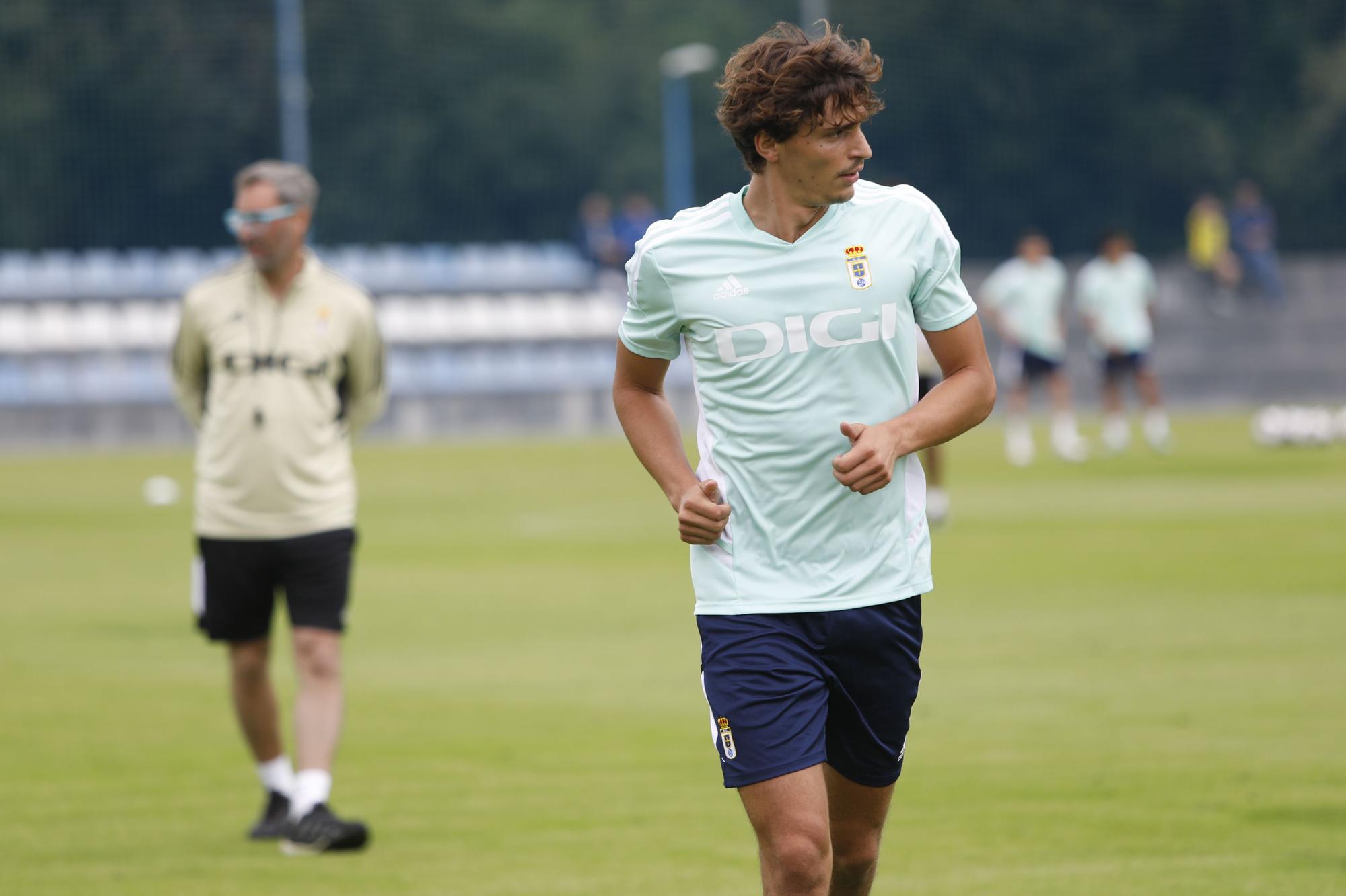 EN IMÁGENES: el primer entrenamiento del Oviedo