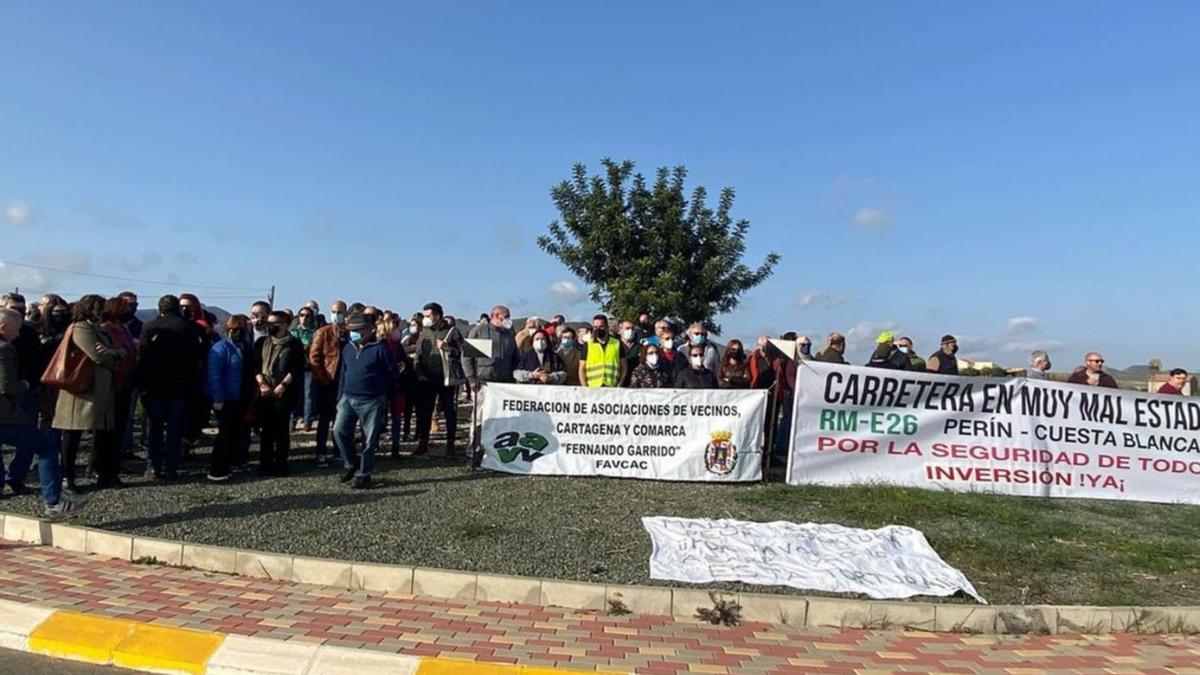 Protestas vecinales por la mala situación en la que están las carreteras del municipio. | L.O.