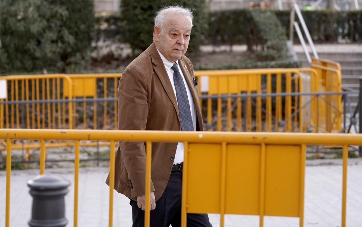 Eugenio Pino, excomisario, a la llegada a la Audiencia Nacional donde se celebra el juicio a los Pujol.
