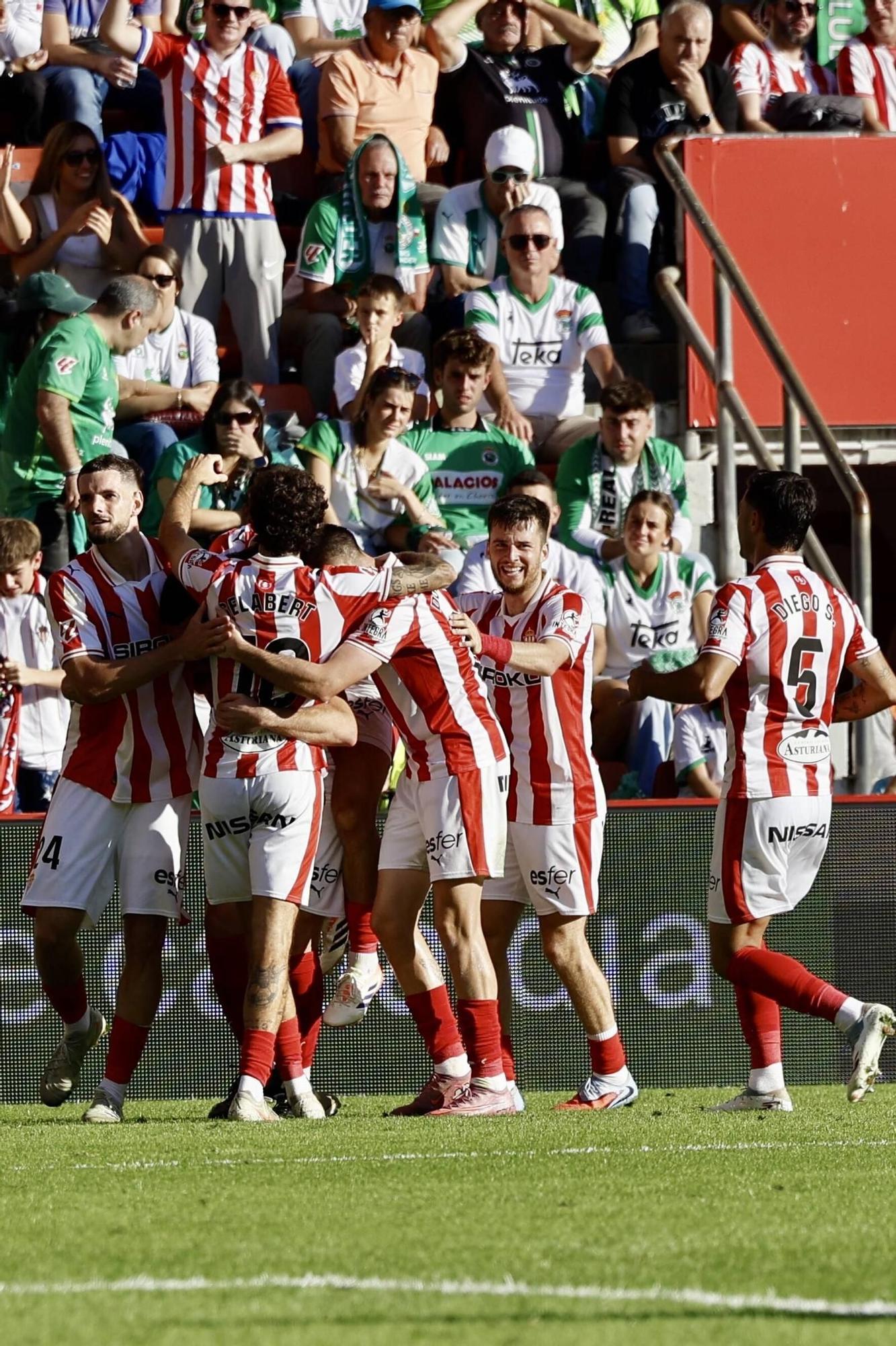 EN IMÁGENES: El partido del Sporting- Racing de Santander en El Molinón