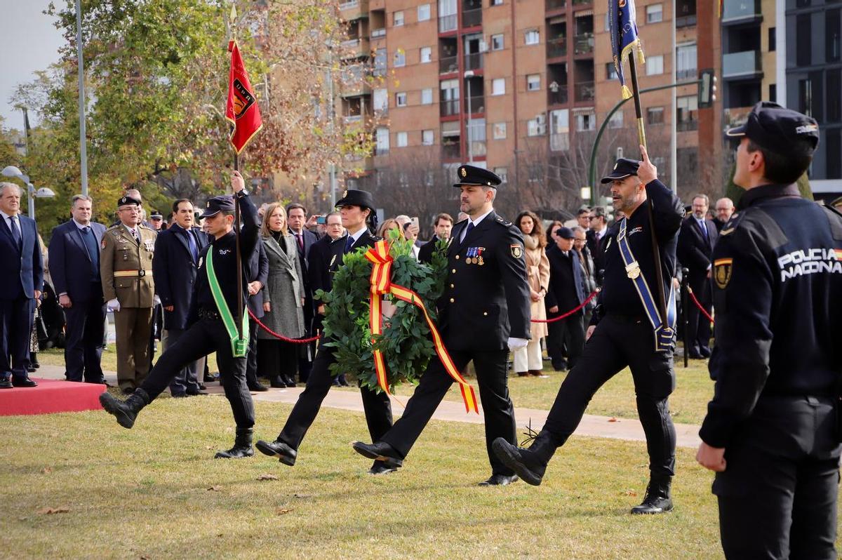 Un momento del desfile durante el acto.