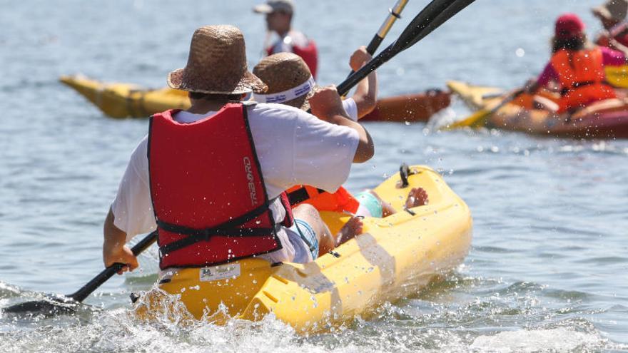 Se han previsto actividades deportivas como fútbol-playa, kayak, paddle surf, voley-playa, balonmano, palas y rugby tag.