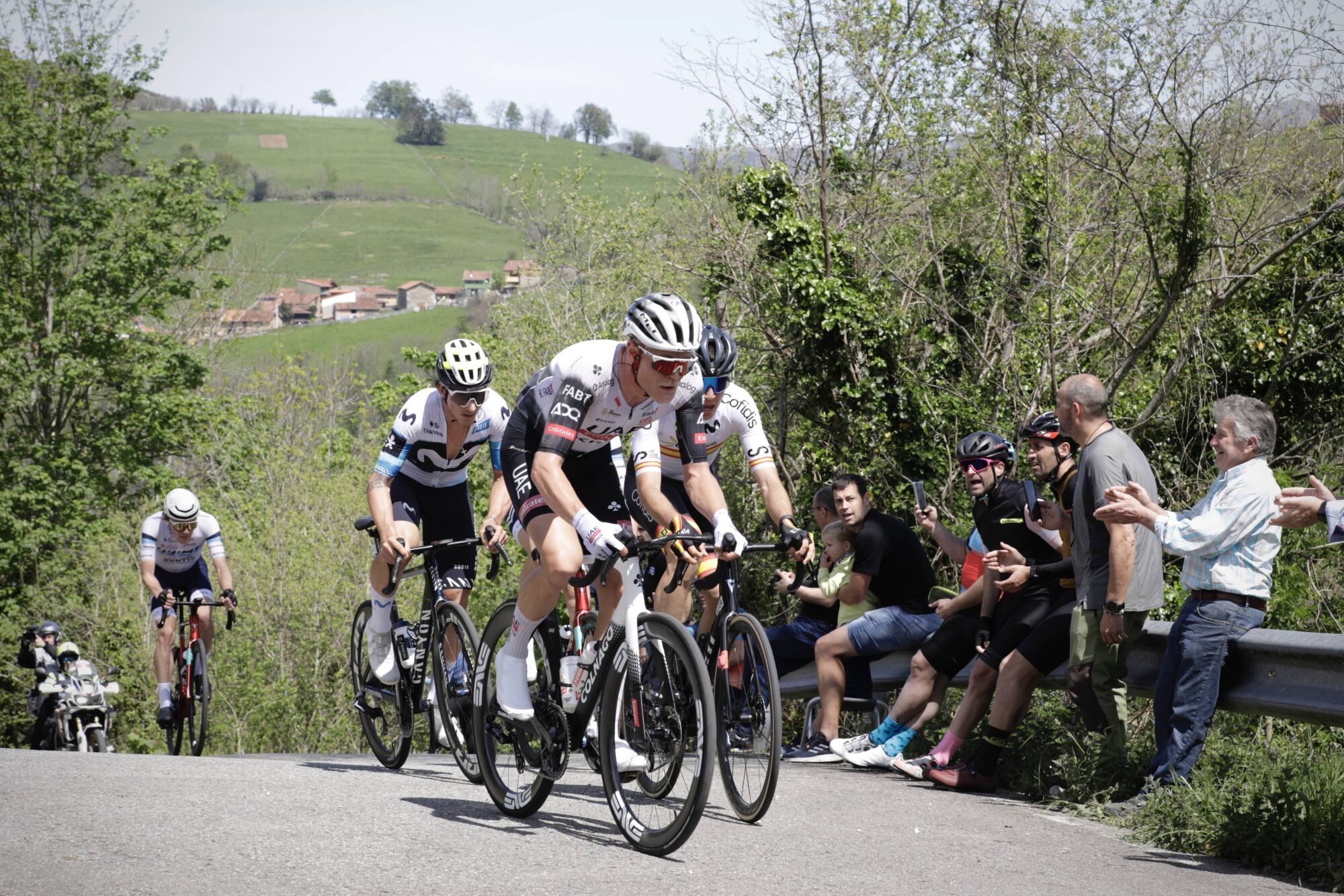 EN IMÁGENES: Segunda etapa de la Vuelta Ciclista Asturias.