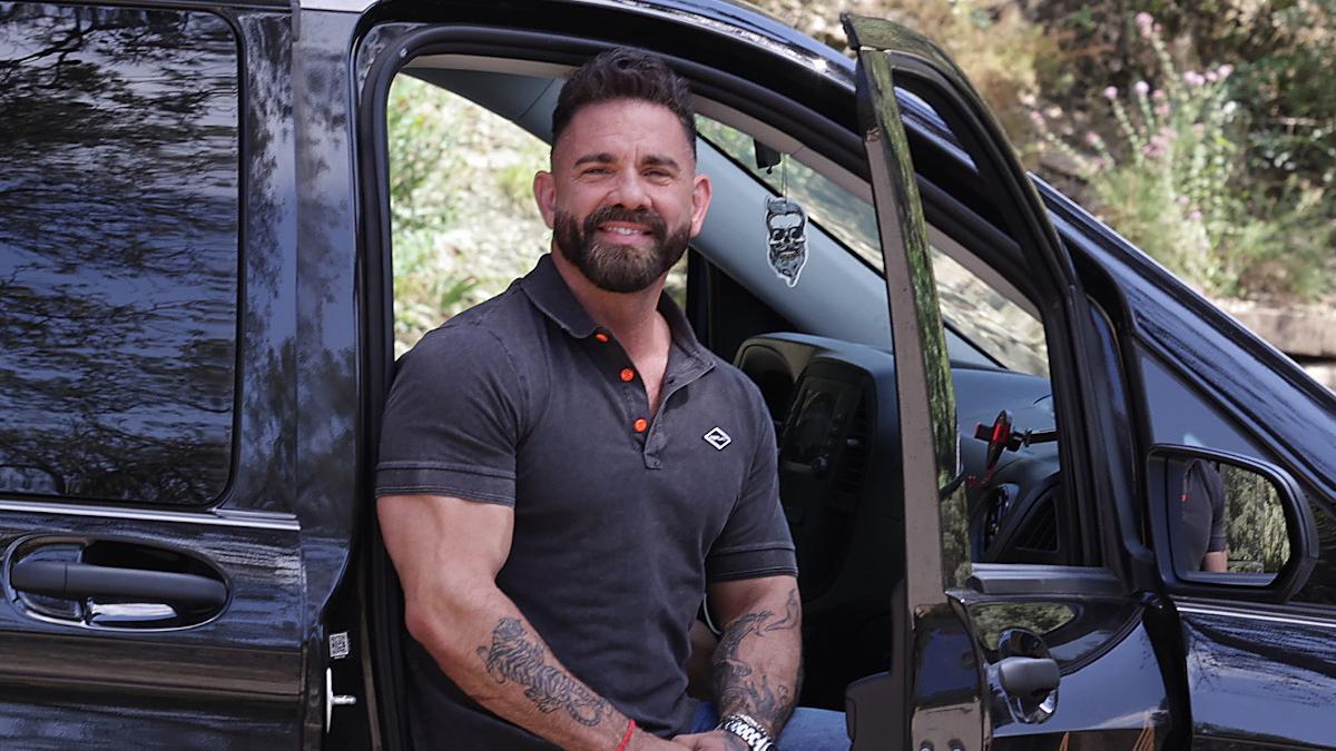 Mar Ribas, con la furgoneta de 'Joc de cartes'