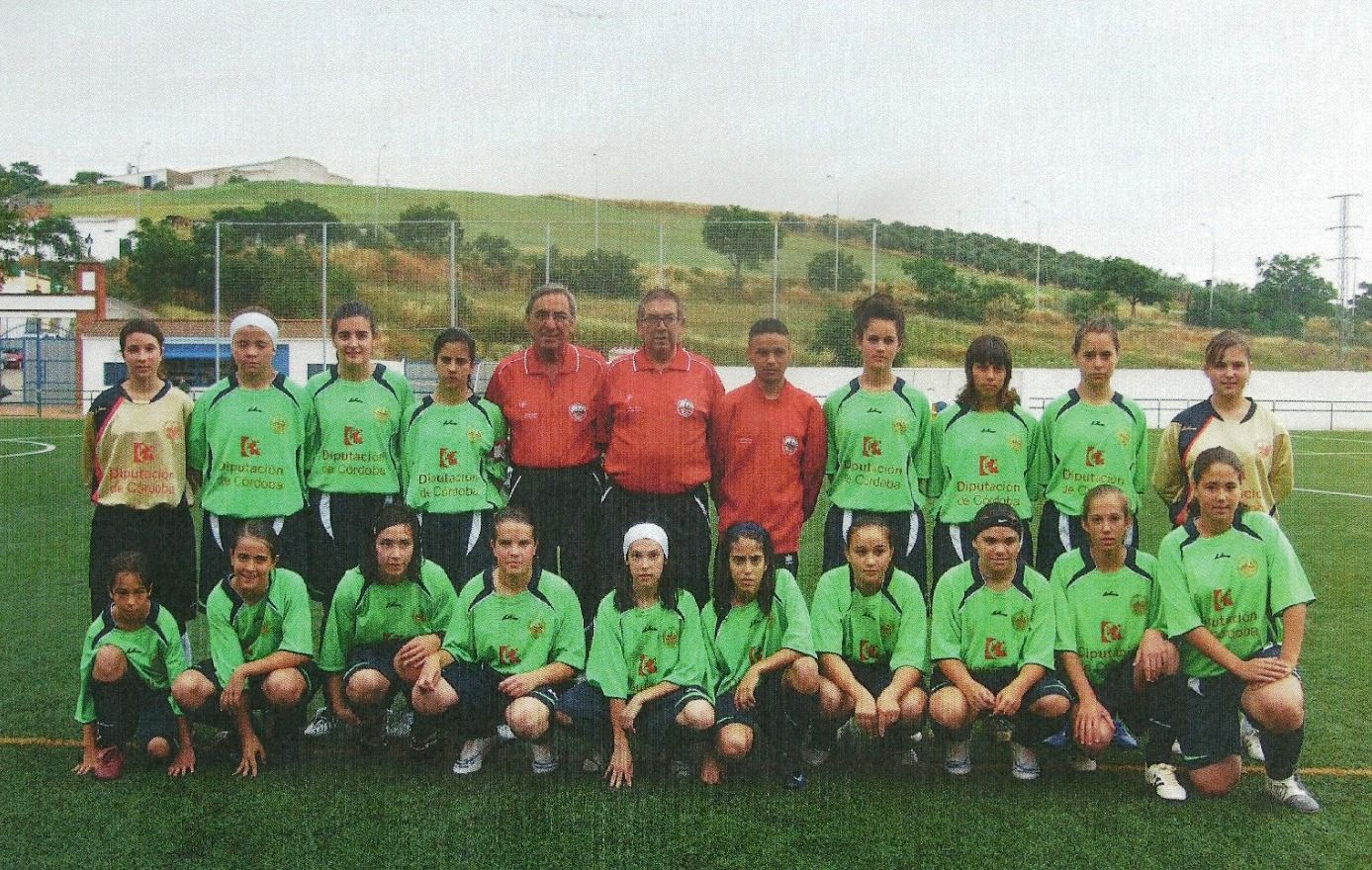 Segunda por la izquierda agachada, con la selección cordobesa sub 12 (2009)