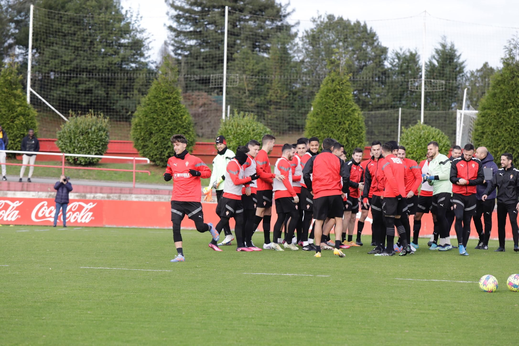 EN IMÁGENES: Primer entrenamientos del Sporting tras el cierre del mercado de fichajes de invierno