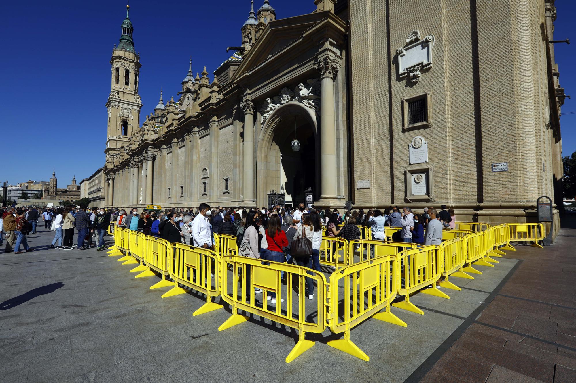 FOTOGALERÍA | Así luce la plaza del Pilar en el primer día de las fiestas