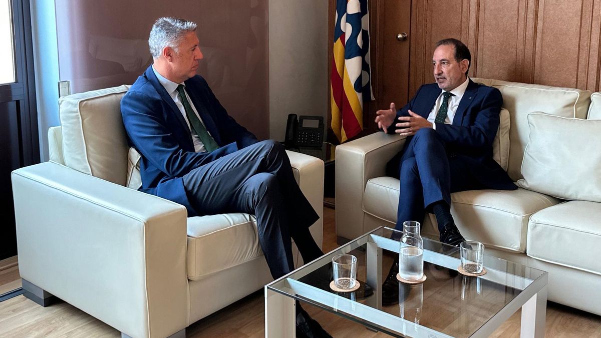 El alcalde de Badalona, Xavier Garcia Albiol, junto al conseller de Justícia, Ramon Espadaler