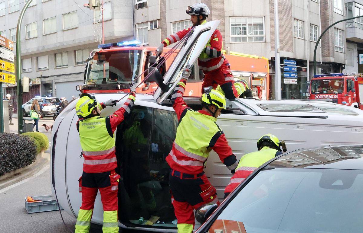 Intervención de los bomberos en Teis.