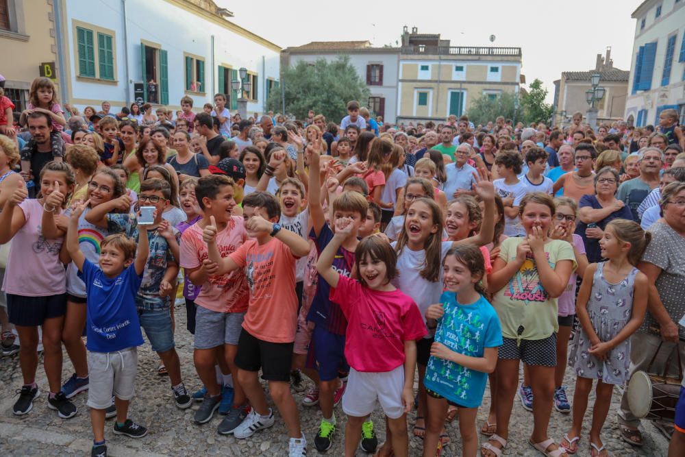 Artà homenajea al ciclista Enric Mas