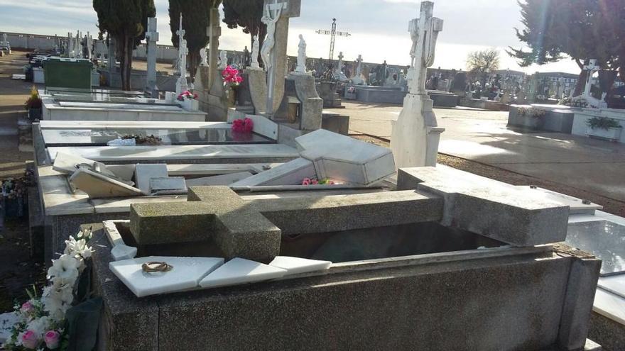 Desperfectos ocasionados por el temporal en el cementerio de Benavente