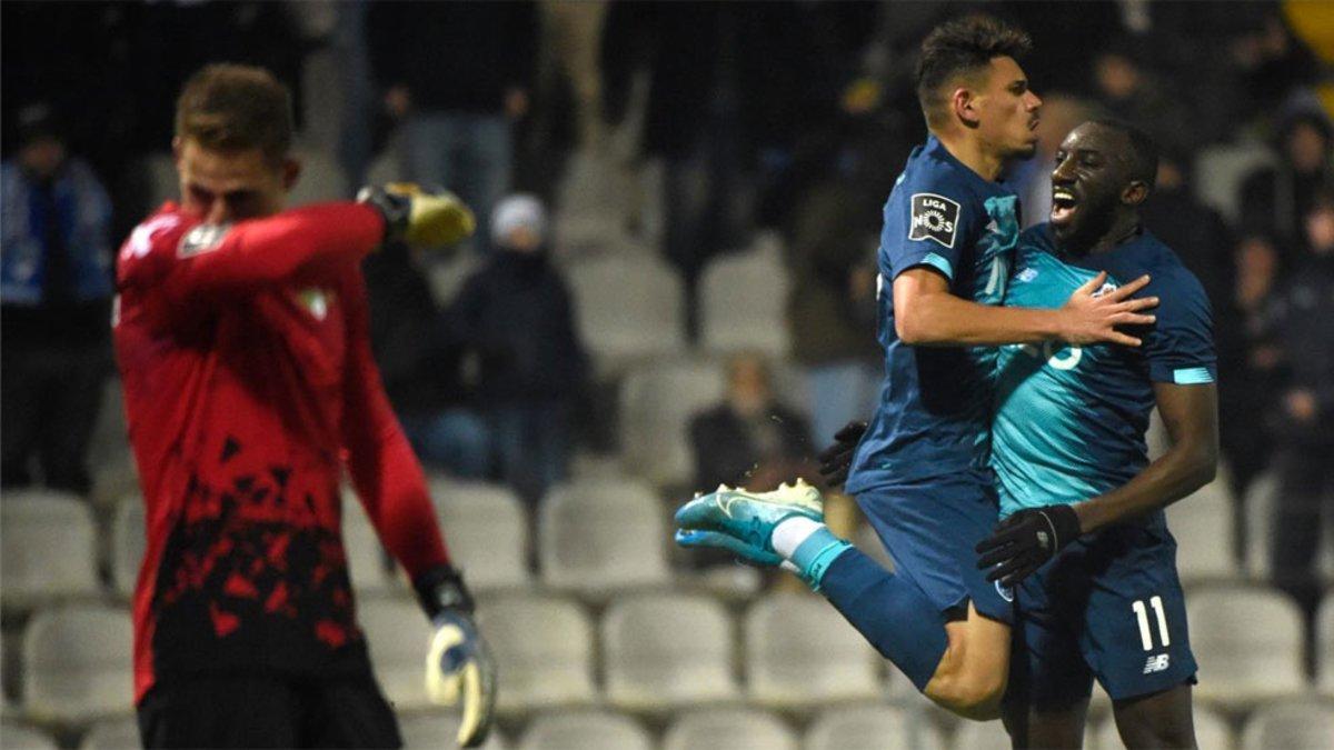 Tiquinho Soares celebra el primer gol del partido