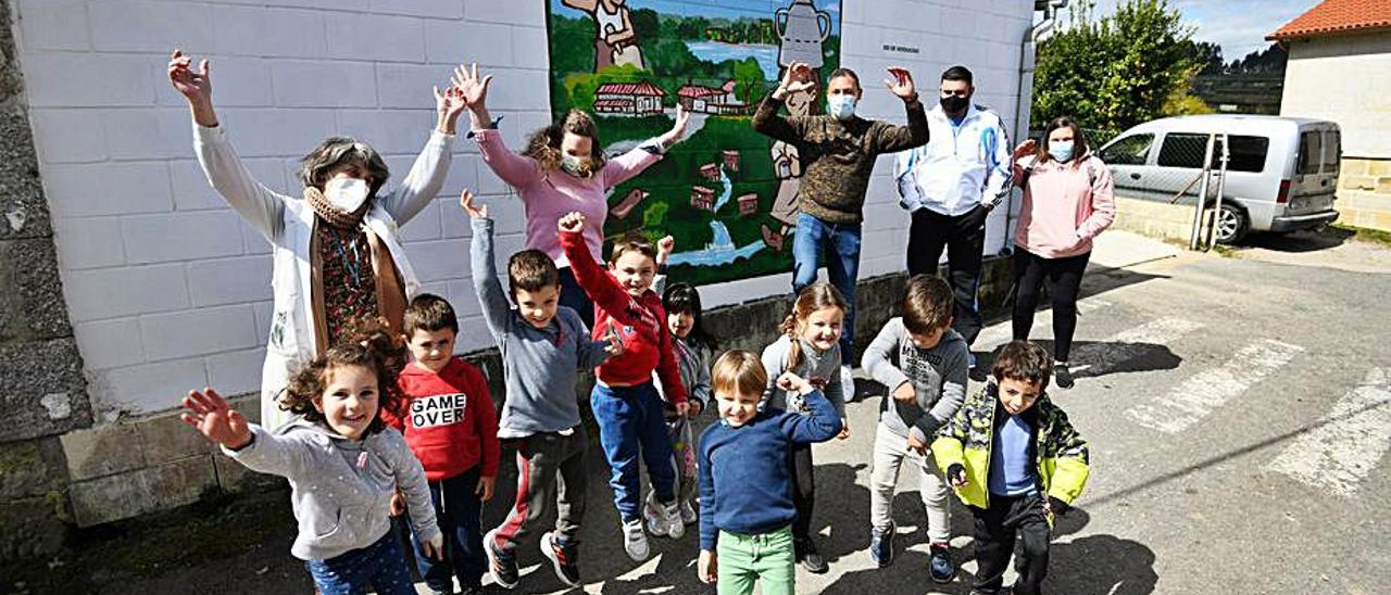 Los niños participaron ayer en un divertido taller artístico. |   // G.SANTOS