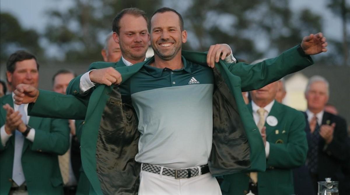 jcarmengol38008403 sergio garcia of spain is presented the green jacket by last170410183615