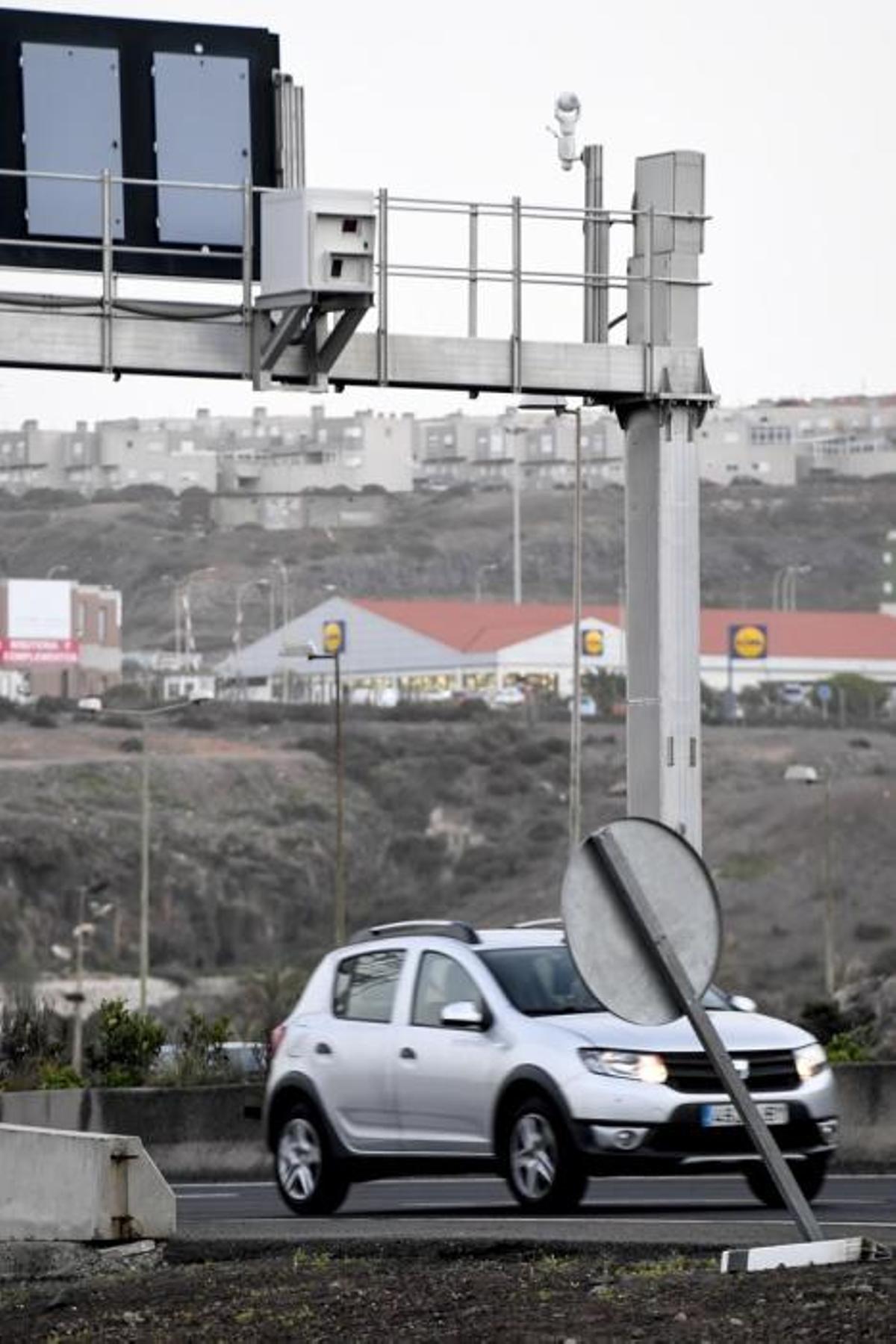 05-02-20 LAS PALMAS DE GRAN CANARIA. ZONA DE JINAMAR. LAS PALMAS DE GRAN CANARIA. Radar que mas multas pone   Fotos: Juan Castro.  | 05/02/2020 | Fotógrafo: Juan Carlos Castro