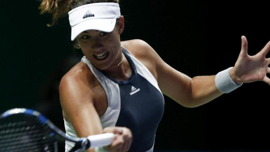 Muguruza vence con solidez a Safarova en su debut en el Masters