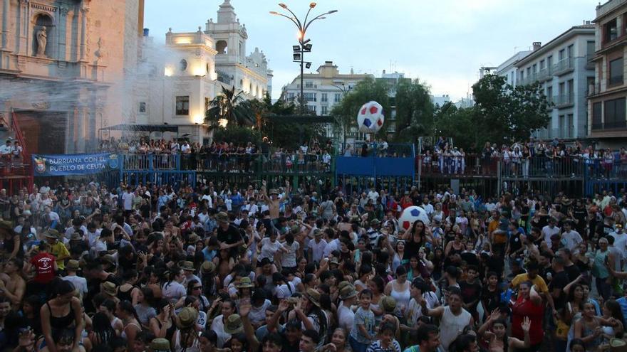 Burriana stappa le feste della Misericòrdia con l'ingresso delle peñas e l'Esclafit