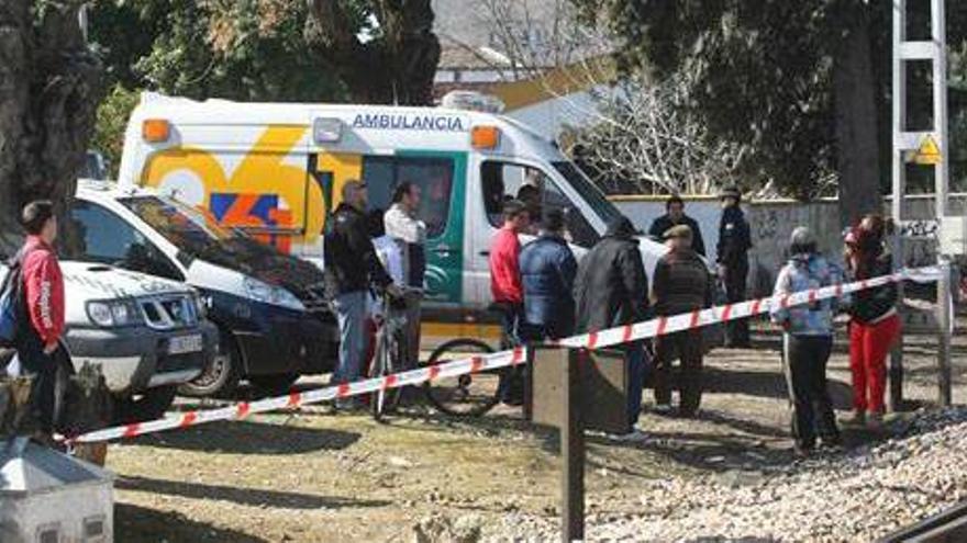 Transbordan a los viajeros del tren Jaén-Córdoba tras el atropello de una persona en Alcolea