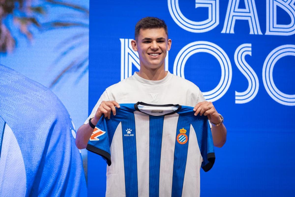 Gabriel Moscardo, jugador del RCD Espanyol, presentado