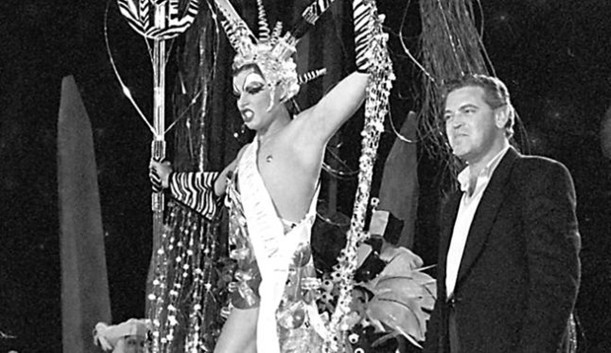 Drag Heaven, Carlos Menéndez, recibe la banda de Francisco Medina en 1998. |lp/dlp